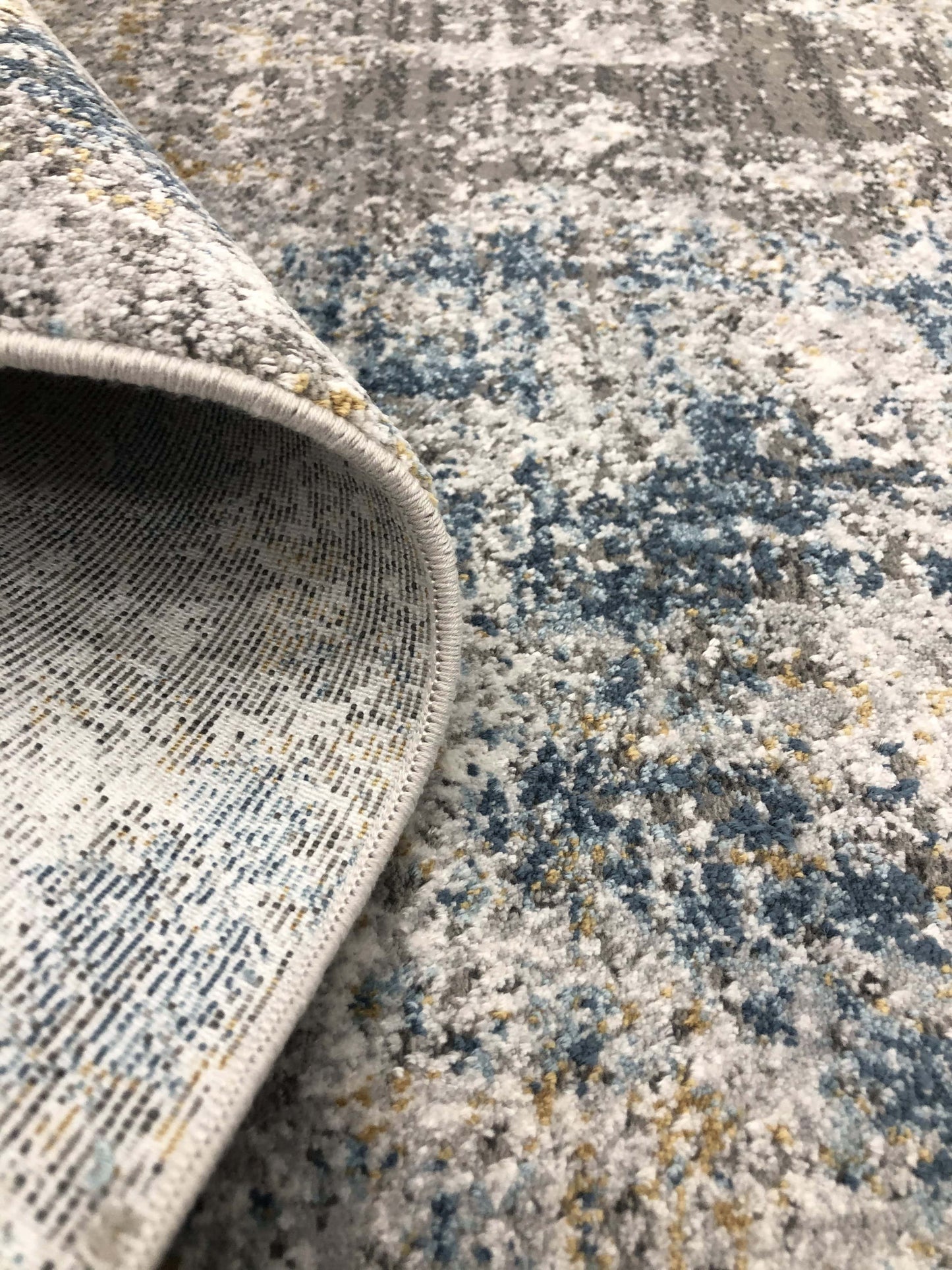 Dakota Decorative Rug - 7' X 10'