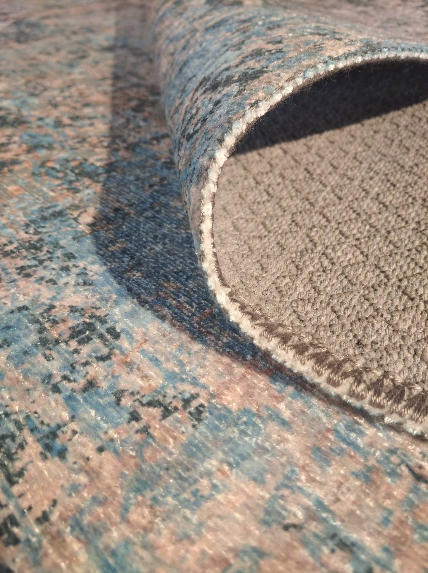 Celia Decorative Rug - 5' X 8