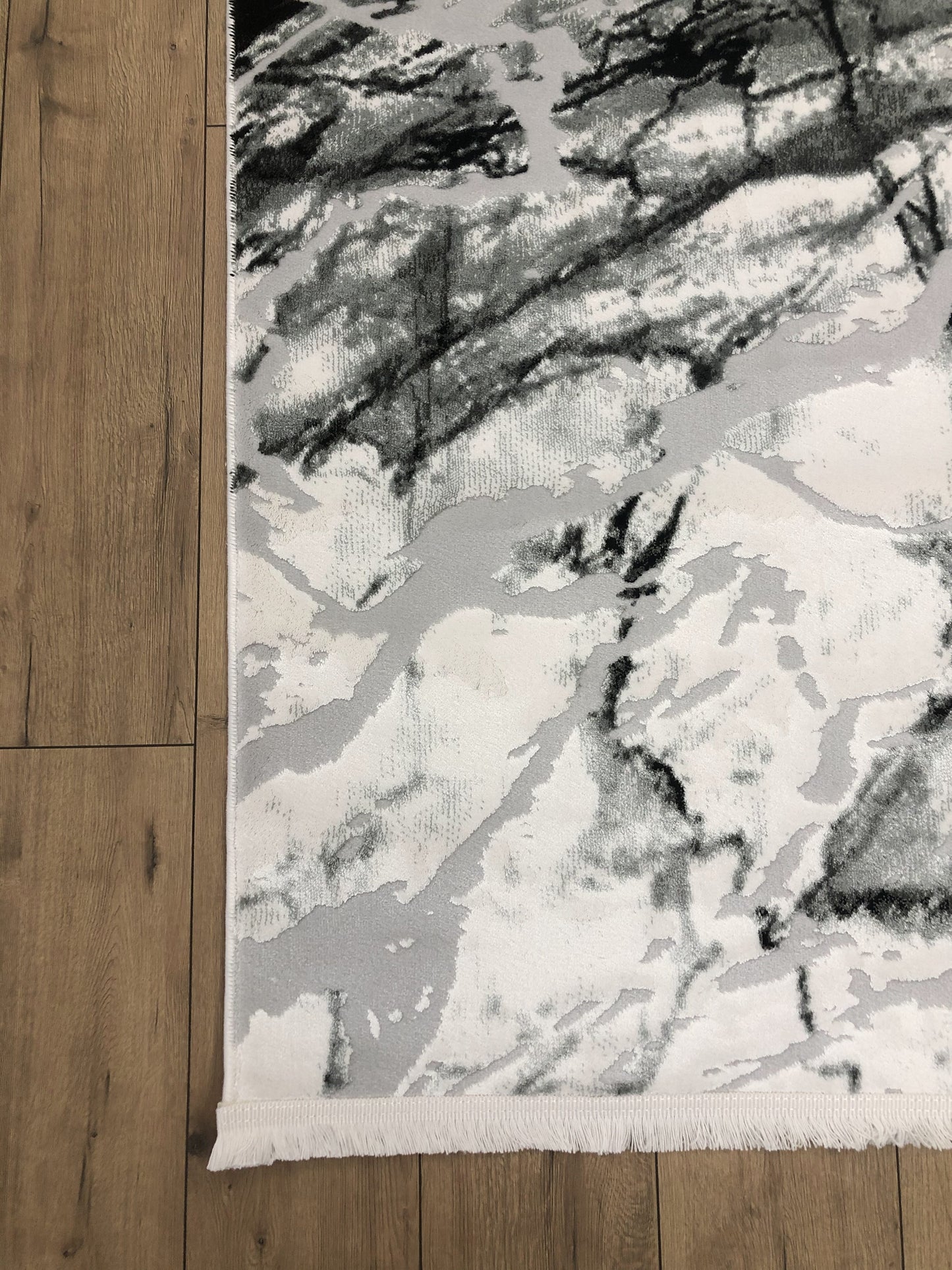 Magda Decorative Rug - 7' X 10'