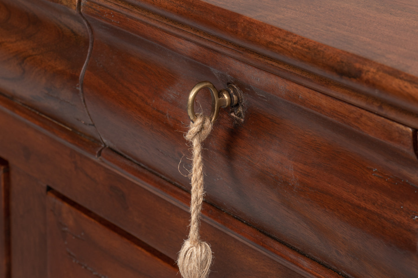 CAFE AU LAIT BUFFET  WALNUT