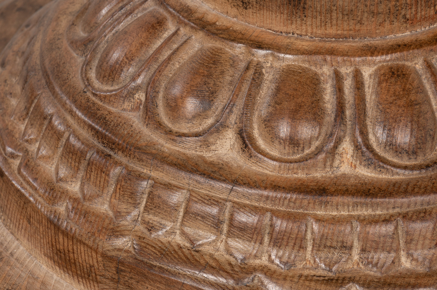 Renaissance Pedestal Dining Table 40top