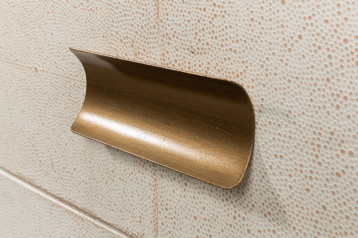 SHAGREEN 3-DRAWER SIDE TABLE, OSPREY WHITE