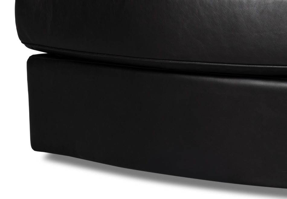 Scoth Swivel Chair In Distilled Leather Black