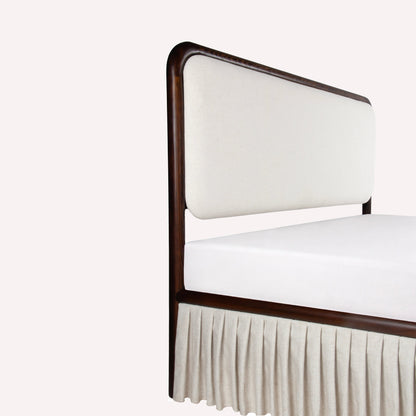 Carrie Bed
