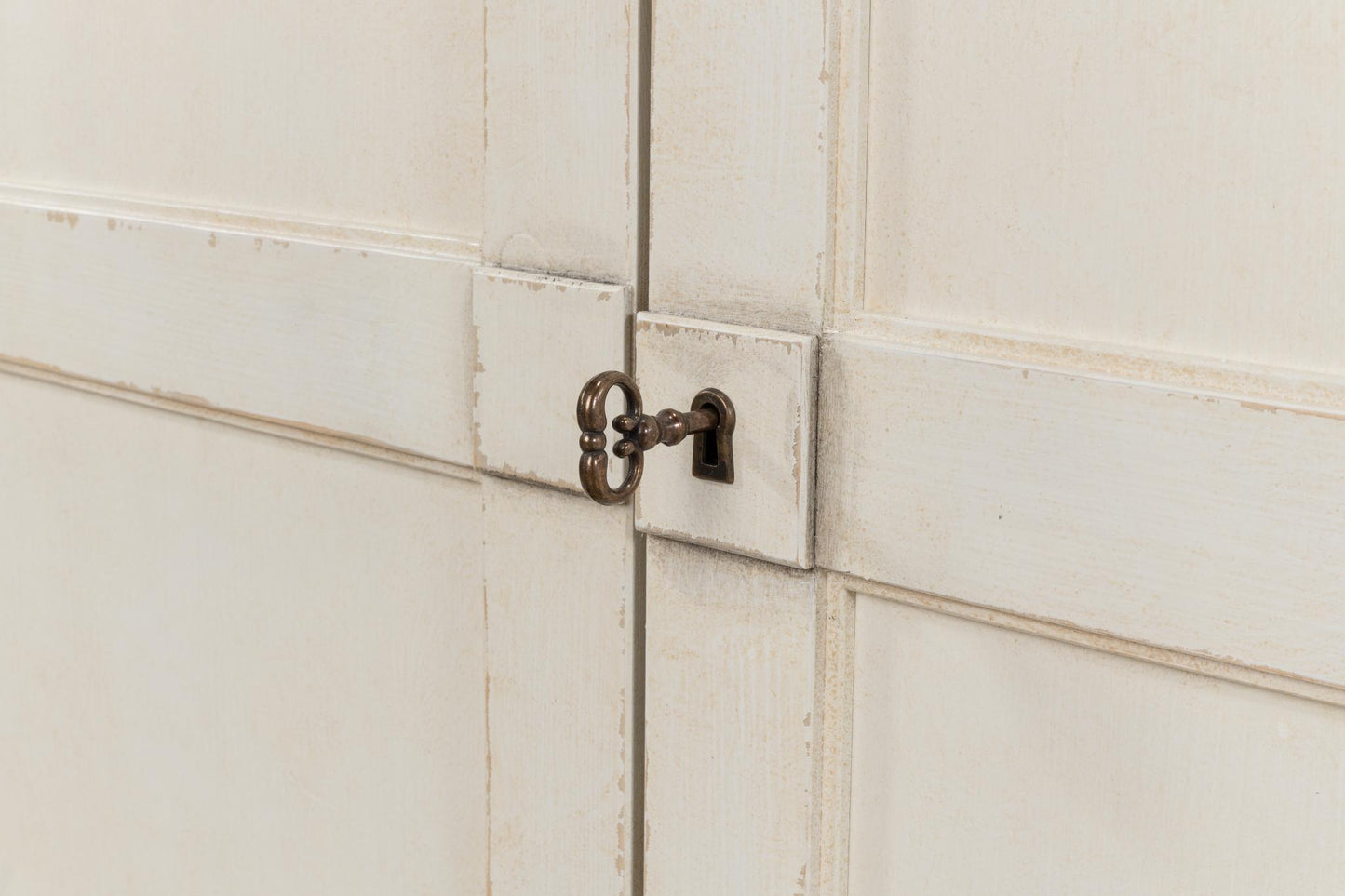 Lionisio Buffet 75" Stucco White - Wood Doors