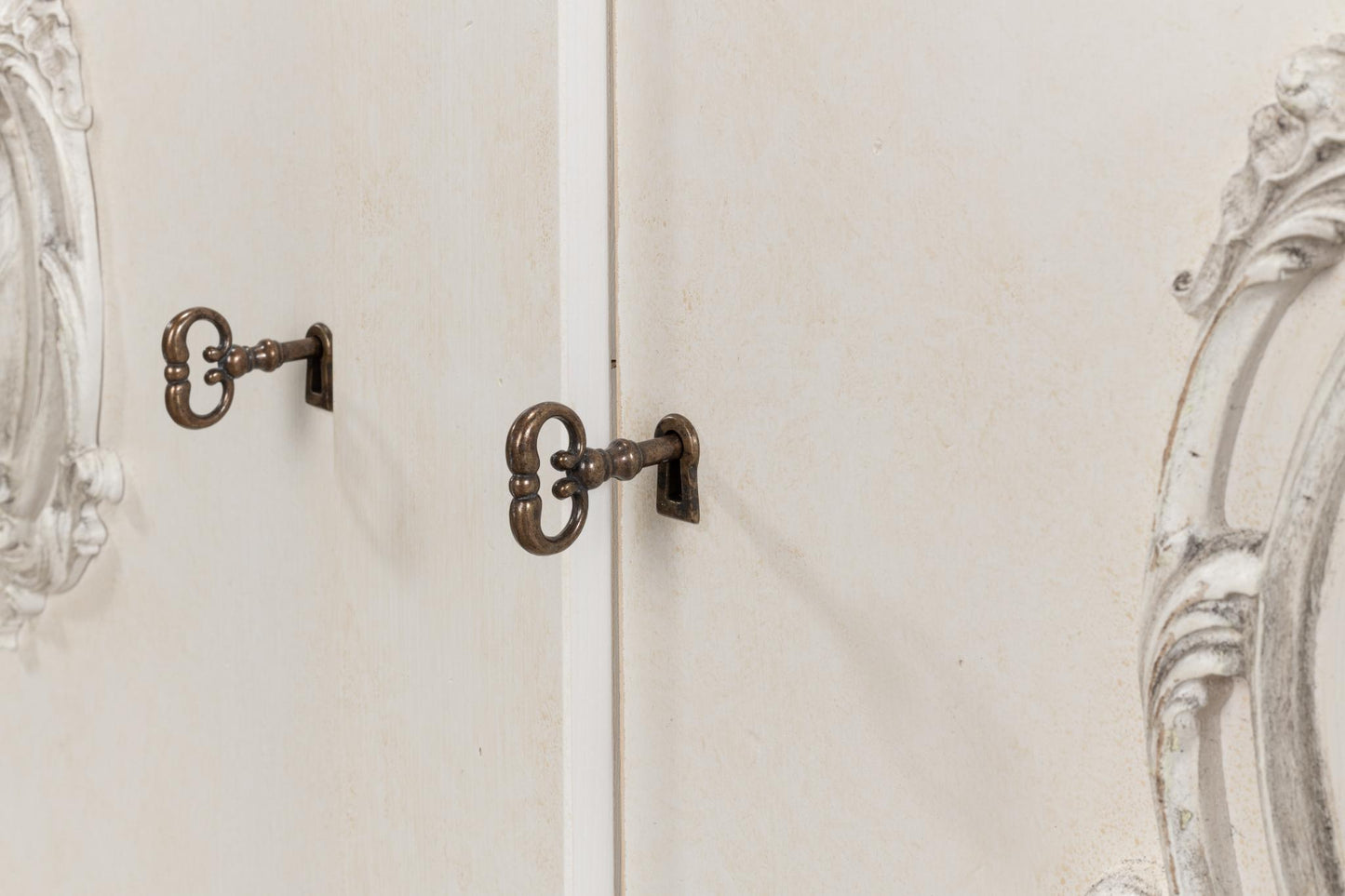 Crested Wall Cabinet,White/White Finish