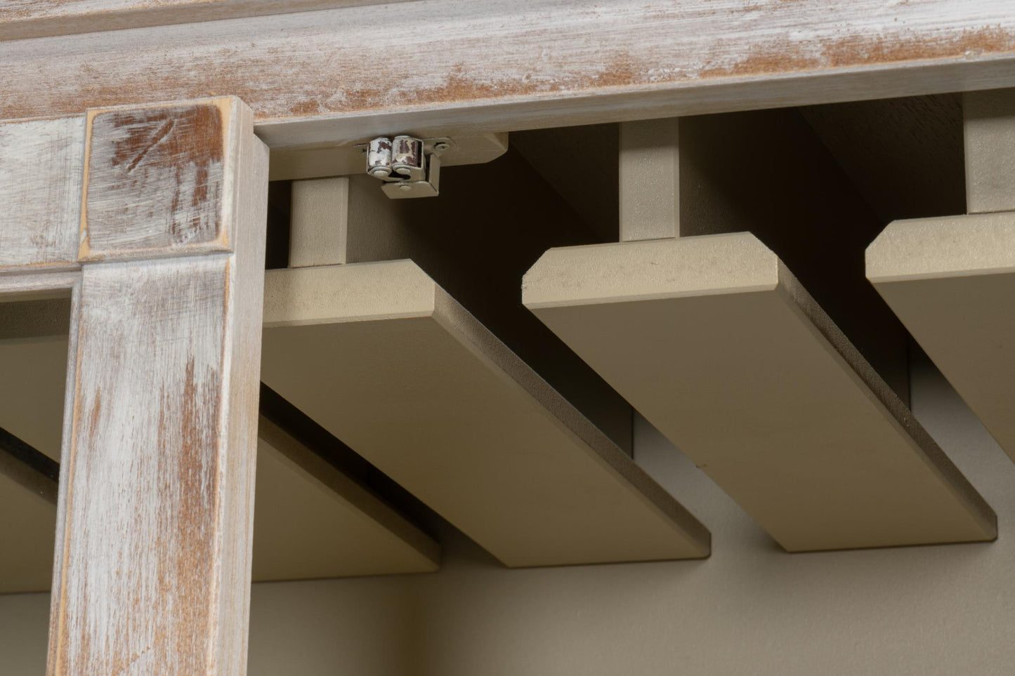 Center Media Unit & Hutch, Disrupted Wht