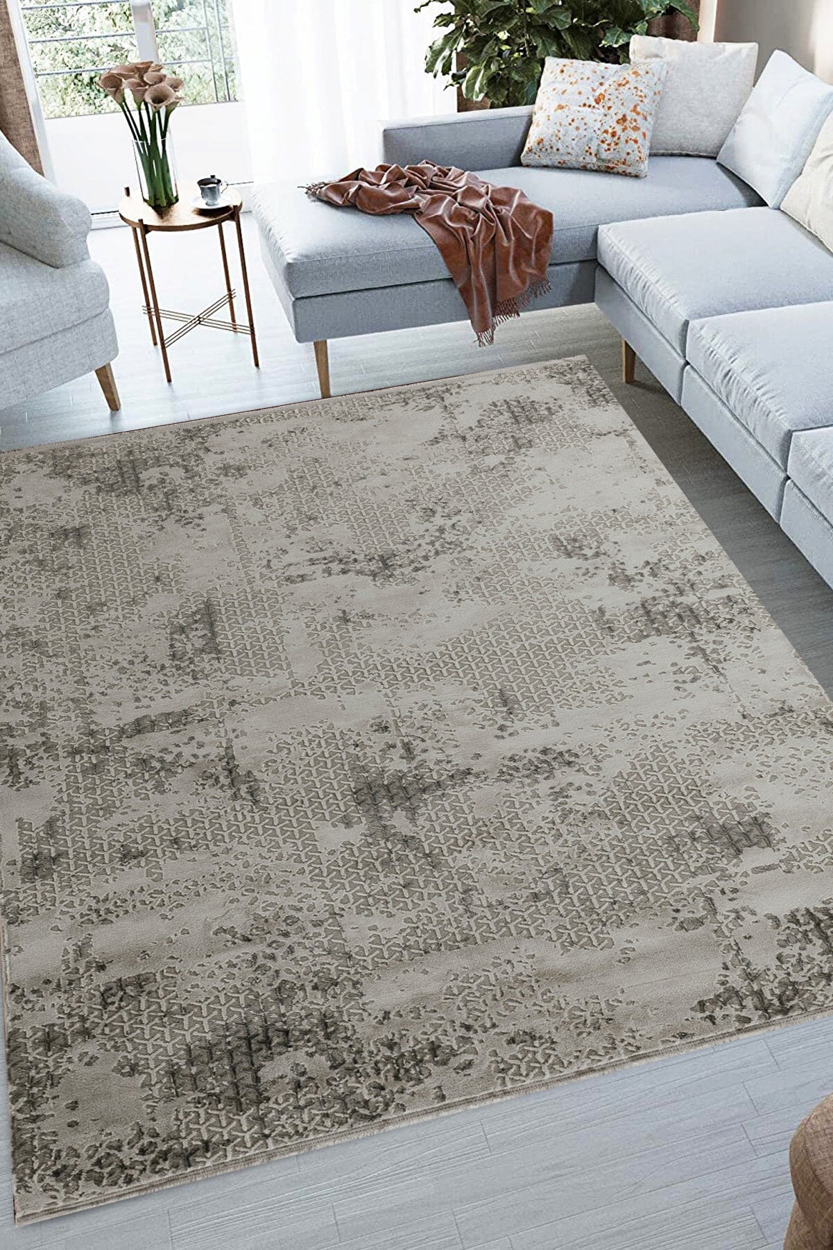 Graziella Decorative Rug - 5' x 8
