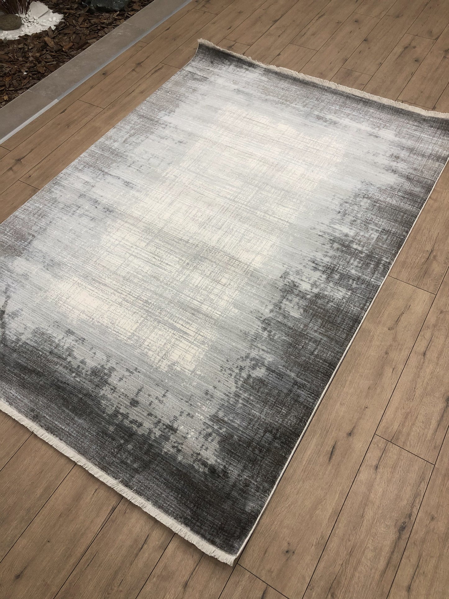 Deborah Decorative Rug - 4' x 6'