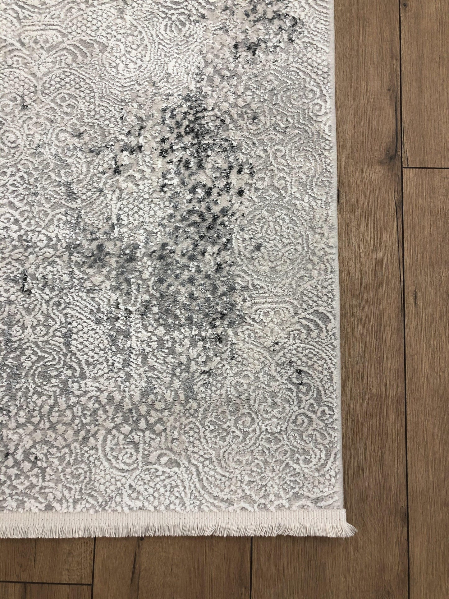 Joya Decorative Rug - 5' x 8