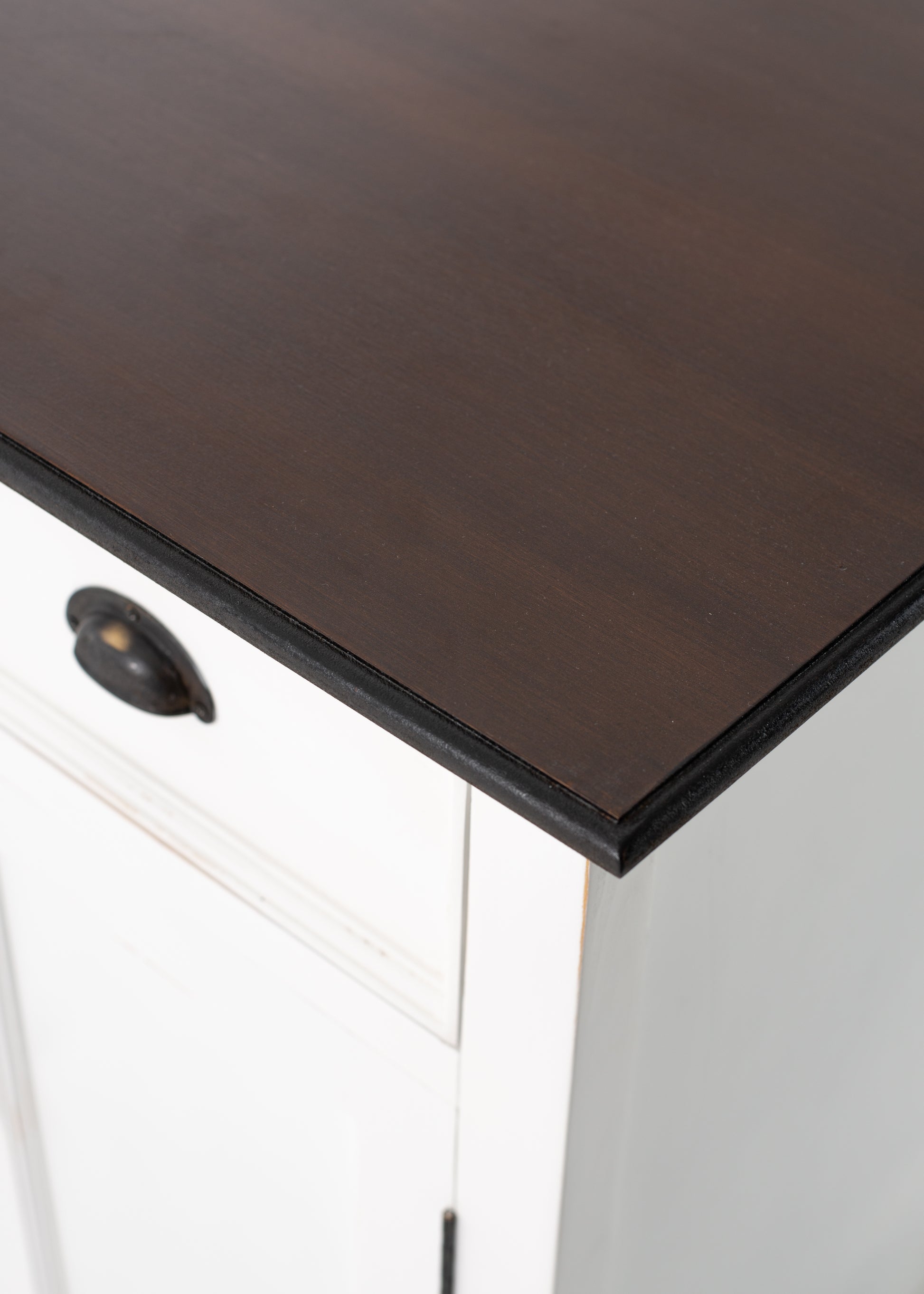 Buffet with 2 Baskets