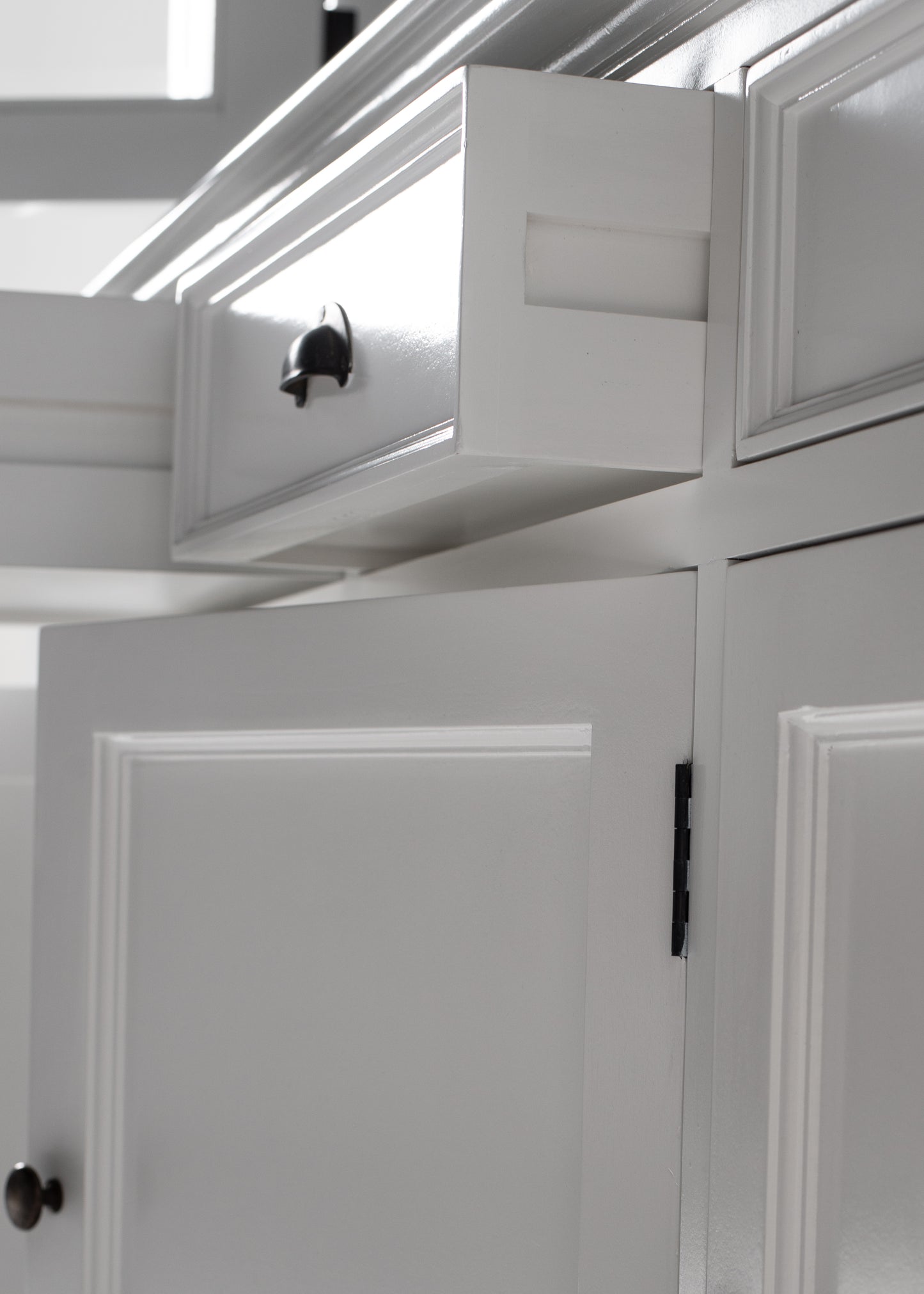 Buffet Hutch Unit with 4 Glass Doors