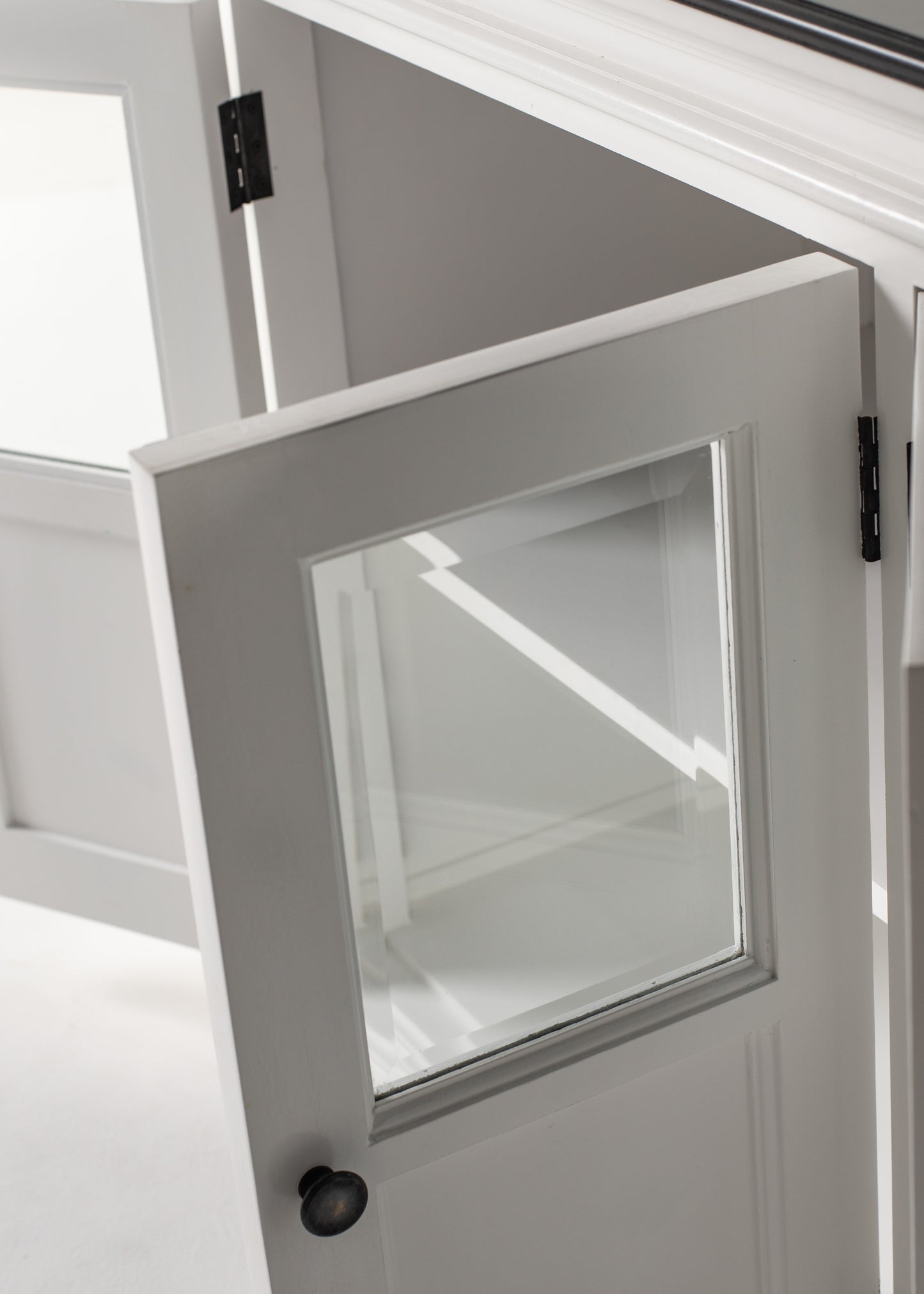 Buffet with 4 Glass Doors