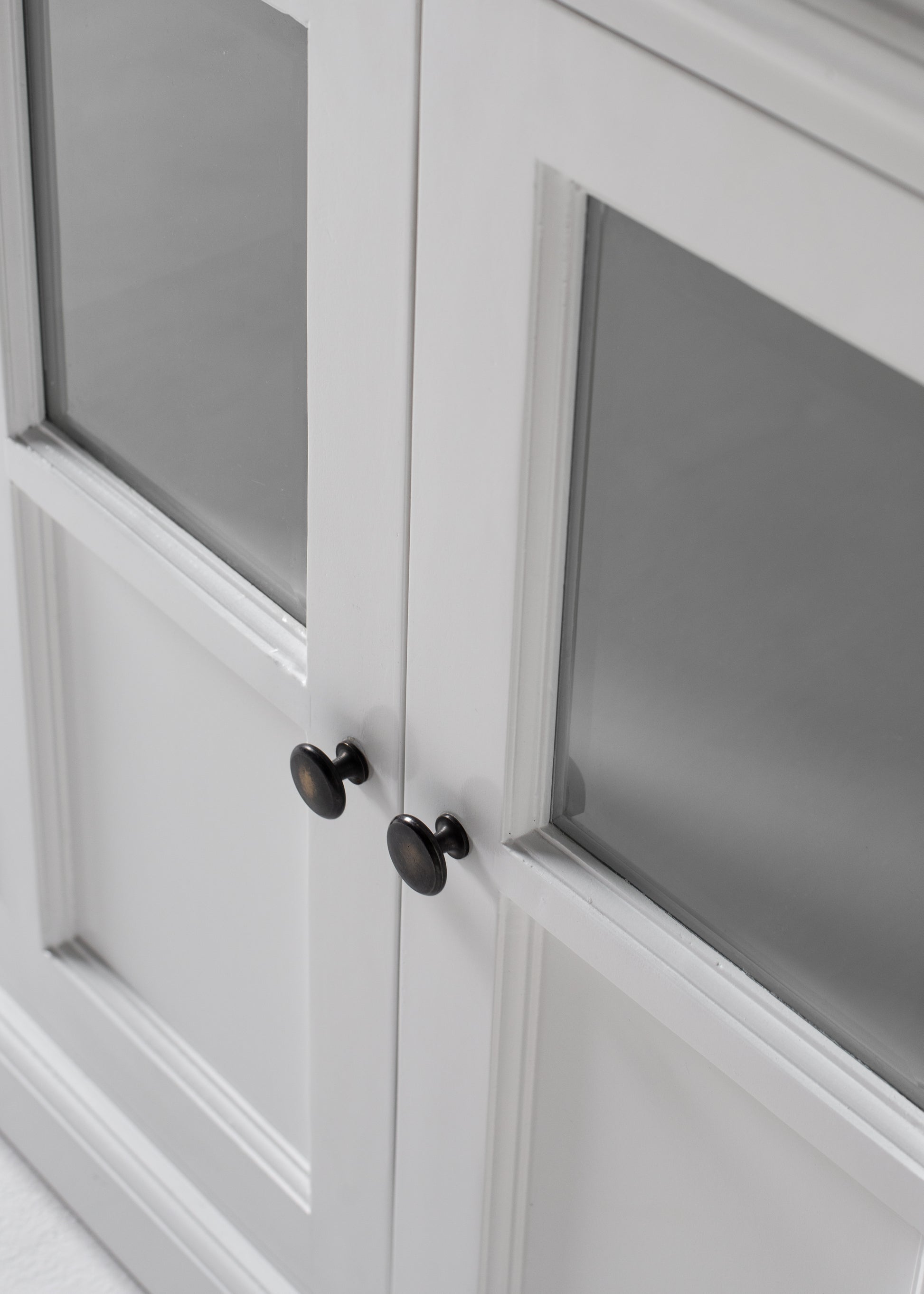 Hutch Unit with 4 Glass Doors