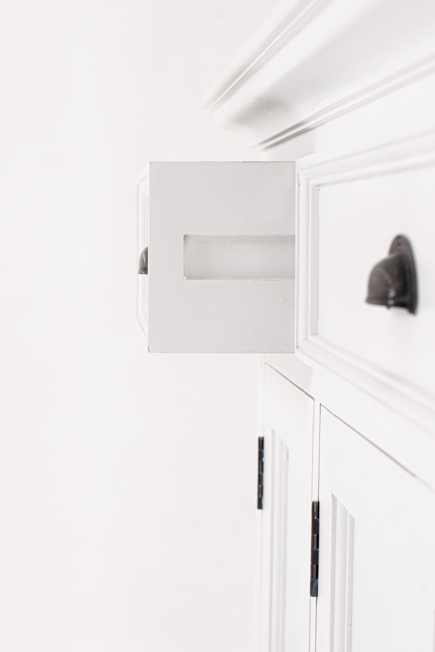 Buffet with 4 Doors 3 Drawers