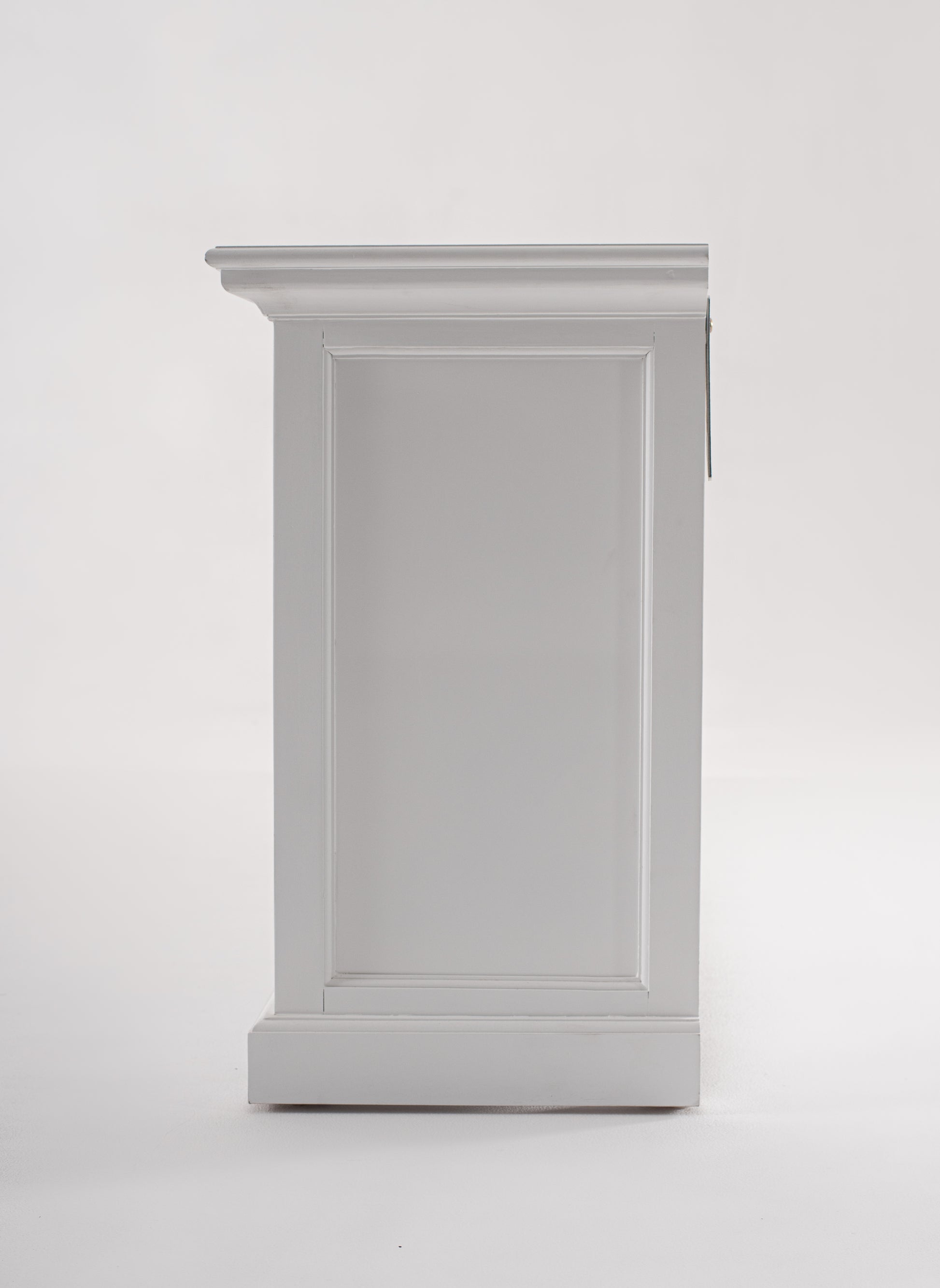 Triple-Bay Hutch Unit