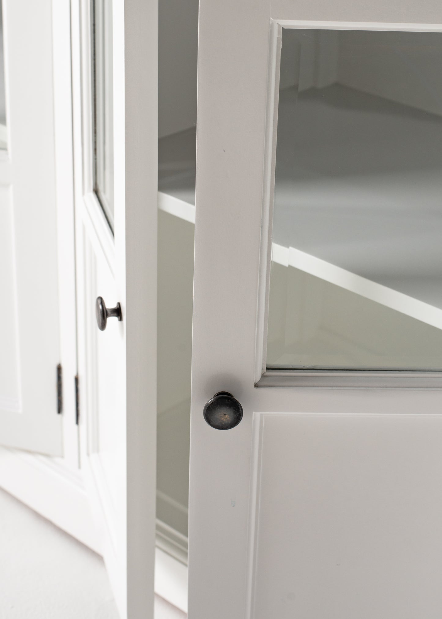 Buffet with 6 Glass Doors