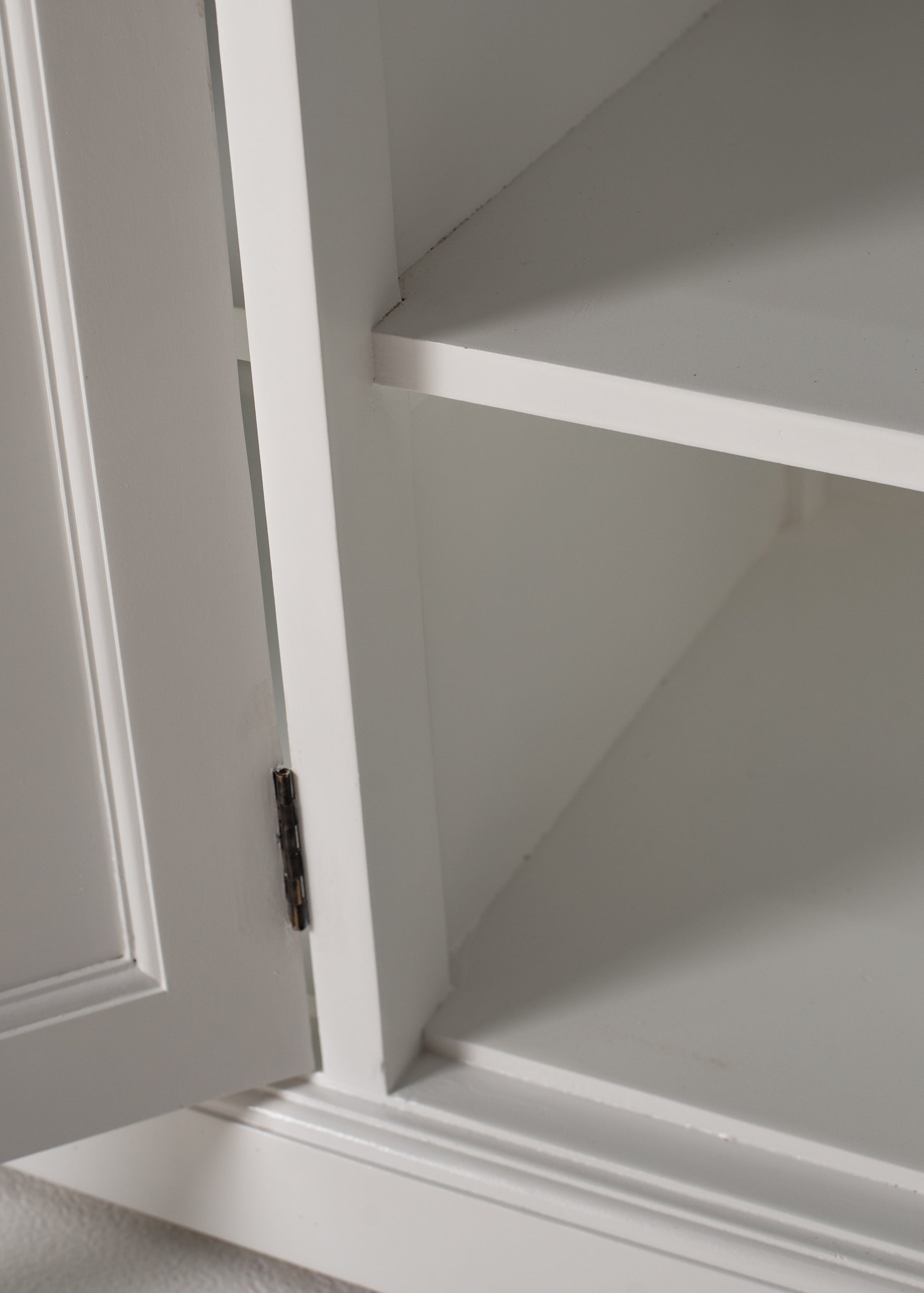 Buffet with 4 Doors 3 Drawers