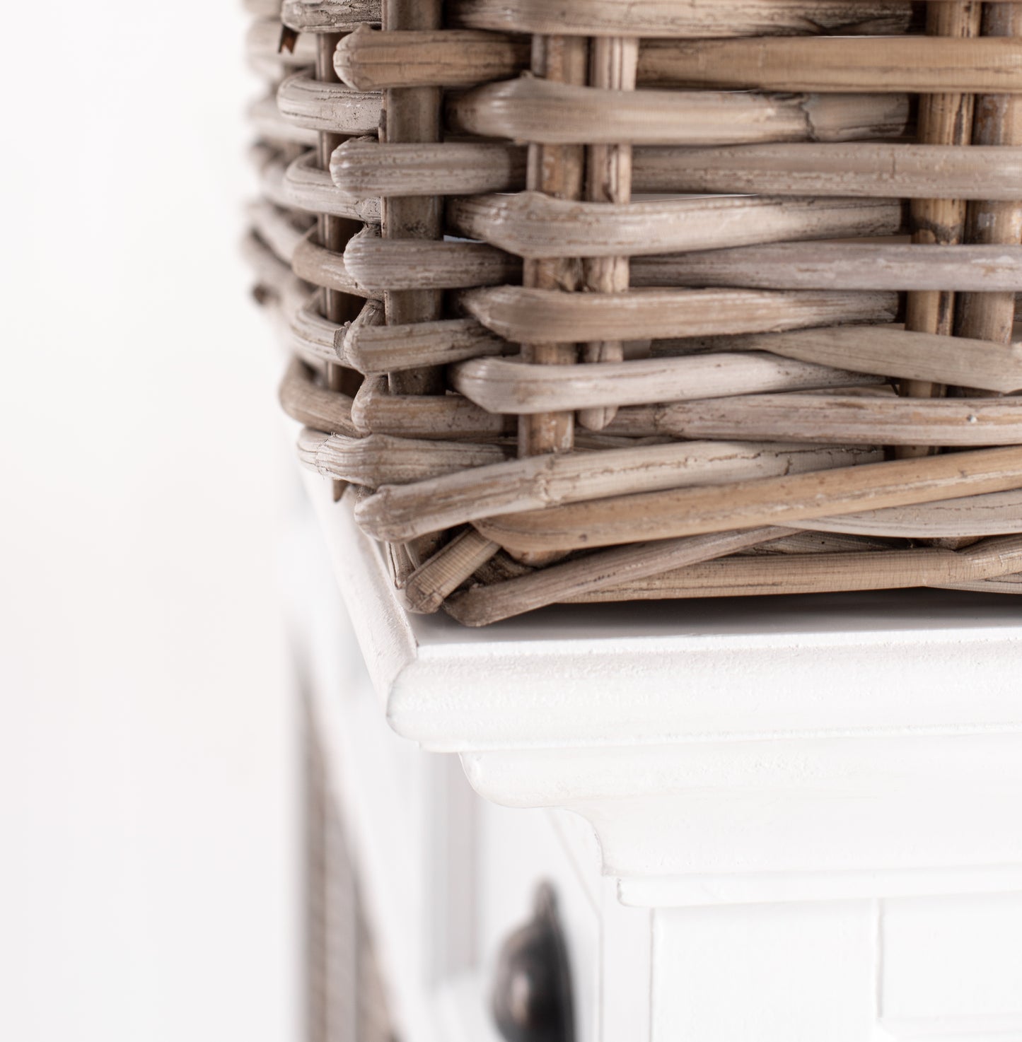 Buffet with 6 Baskets