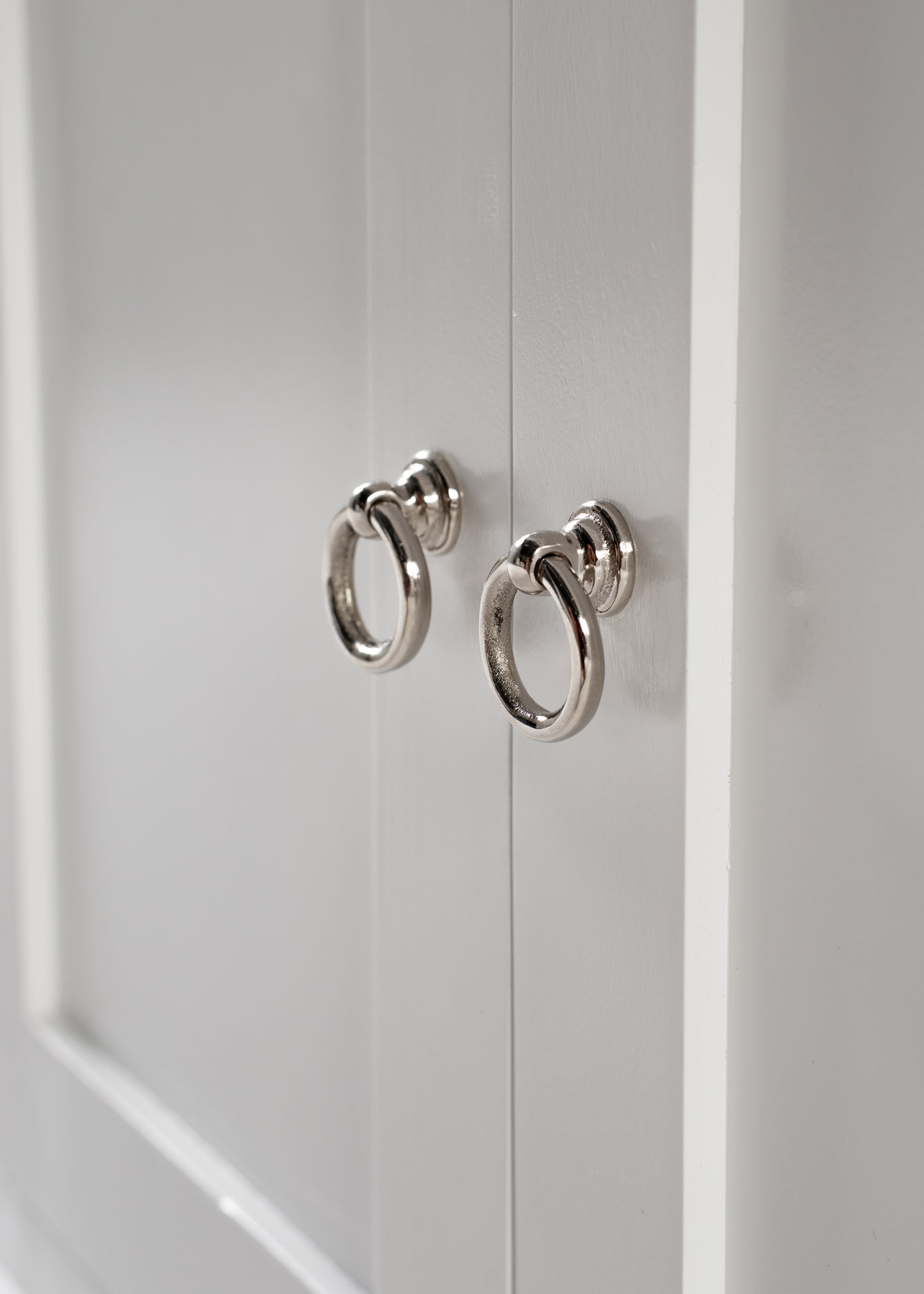 Triple-Bay Hutch Unit