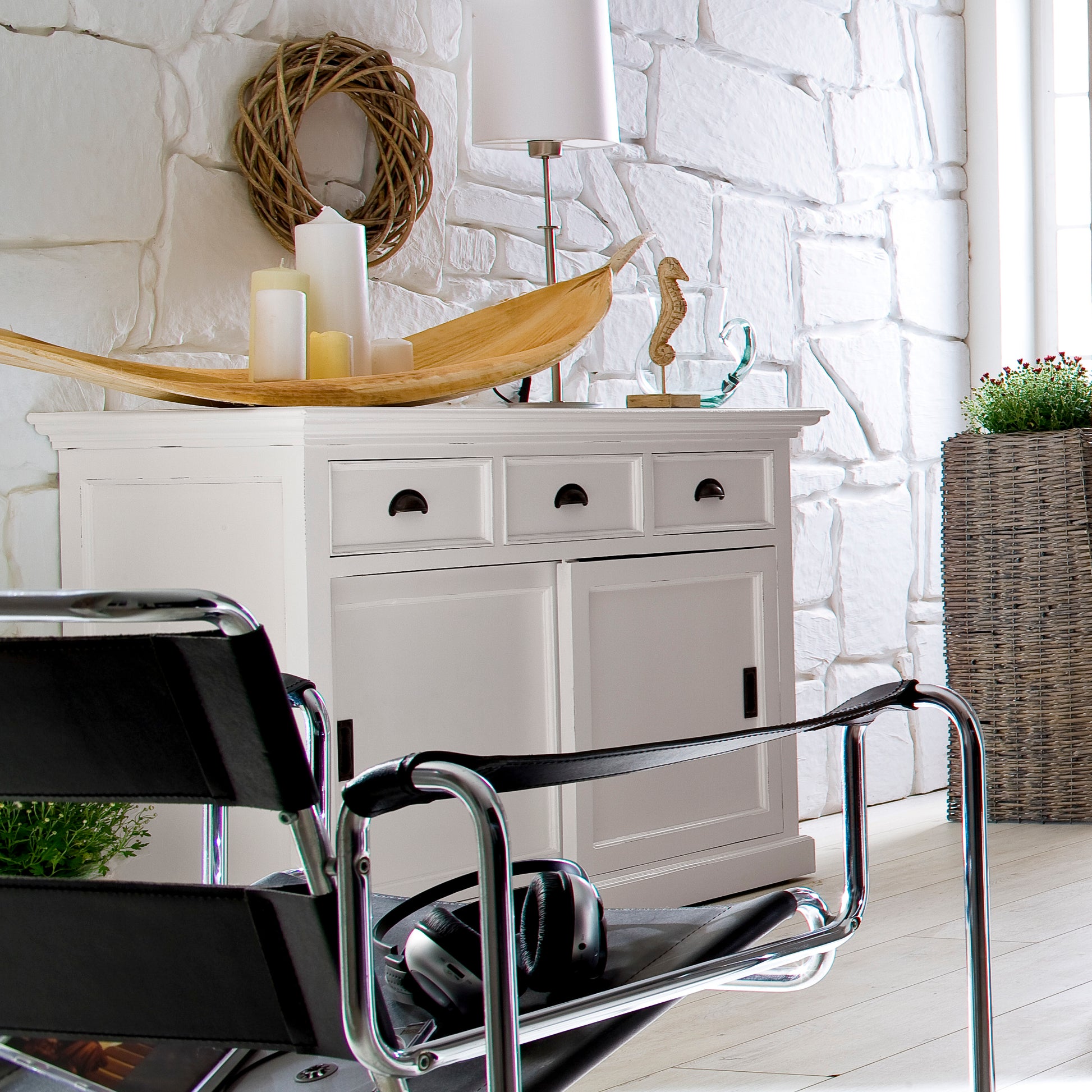 Buffet with Sliding Doors