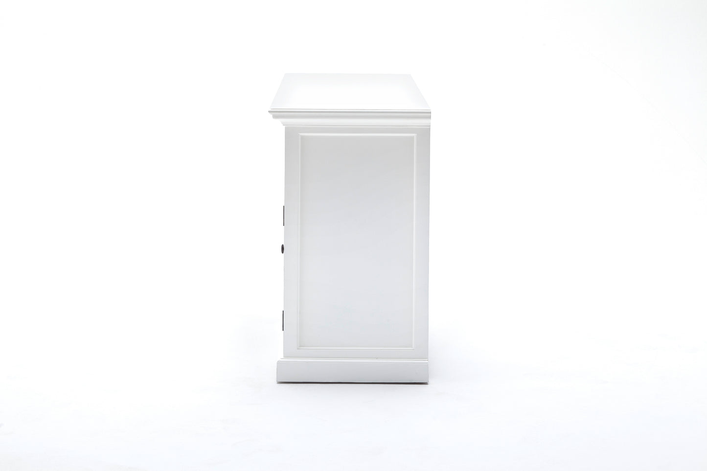 Buffet with 4 Baskets