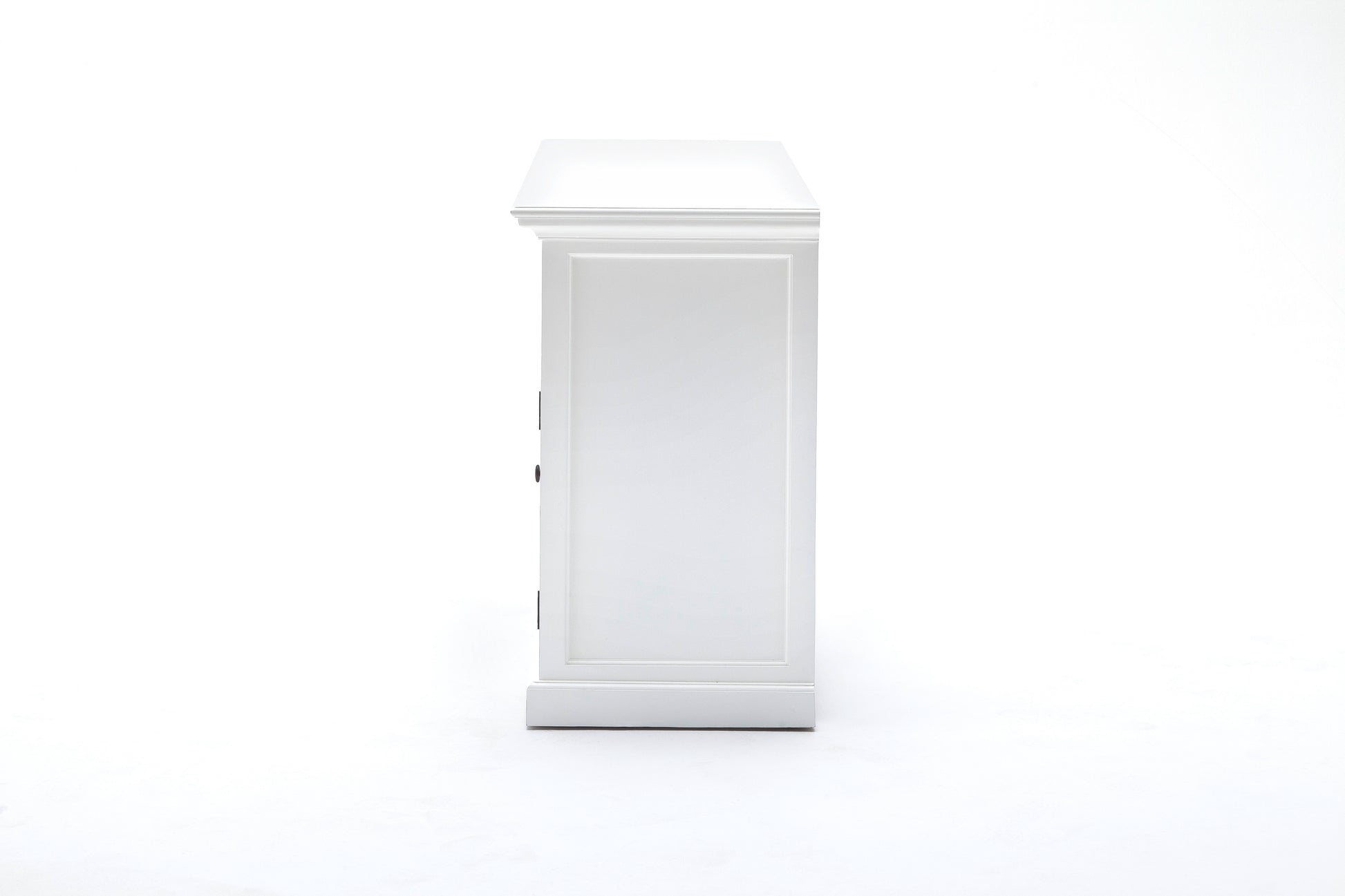 Buffet with 4 Baskets