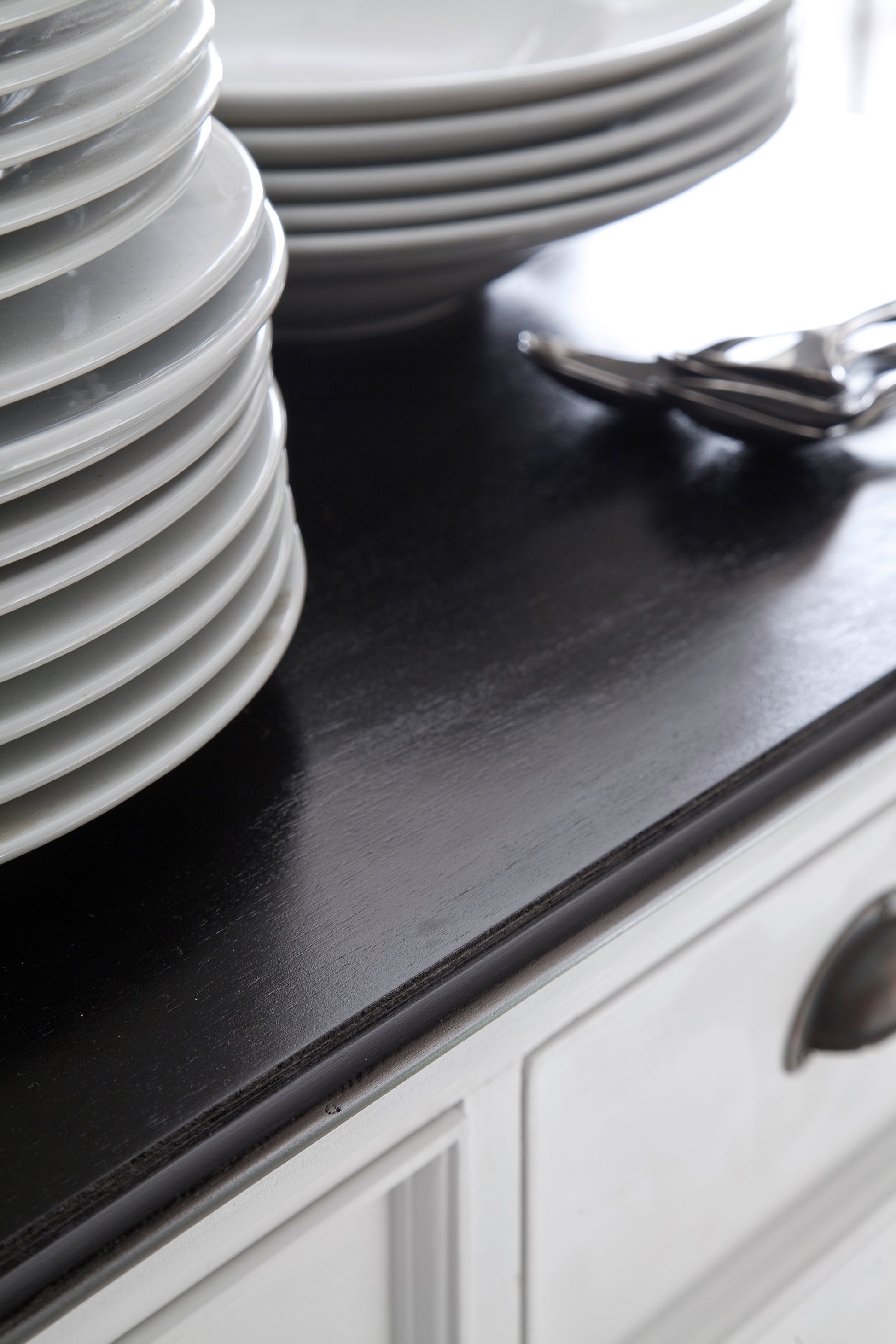 Buffet with Sliding Doors