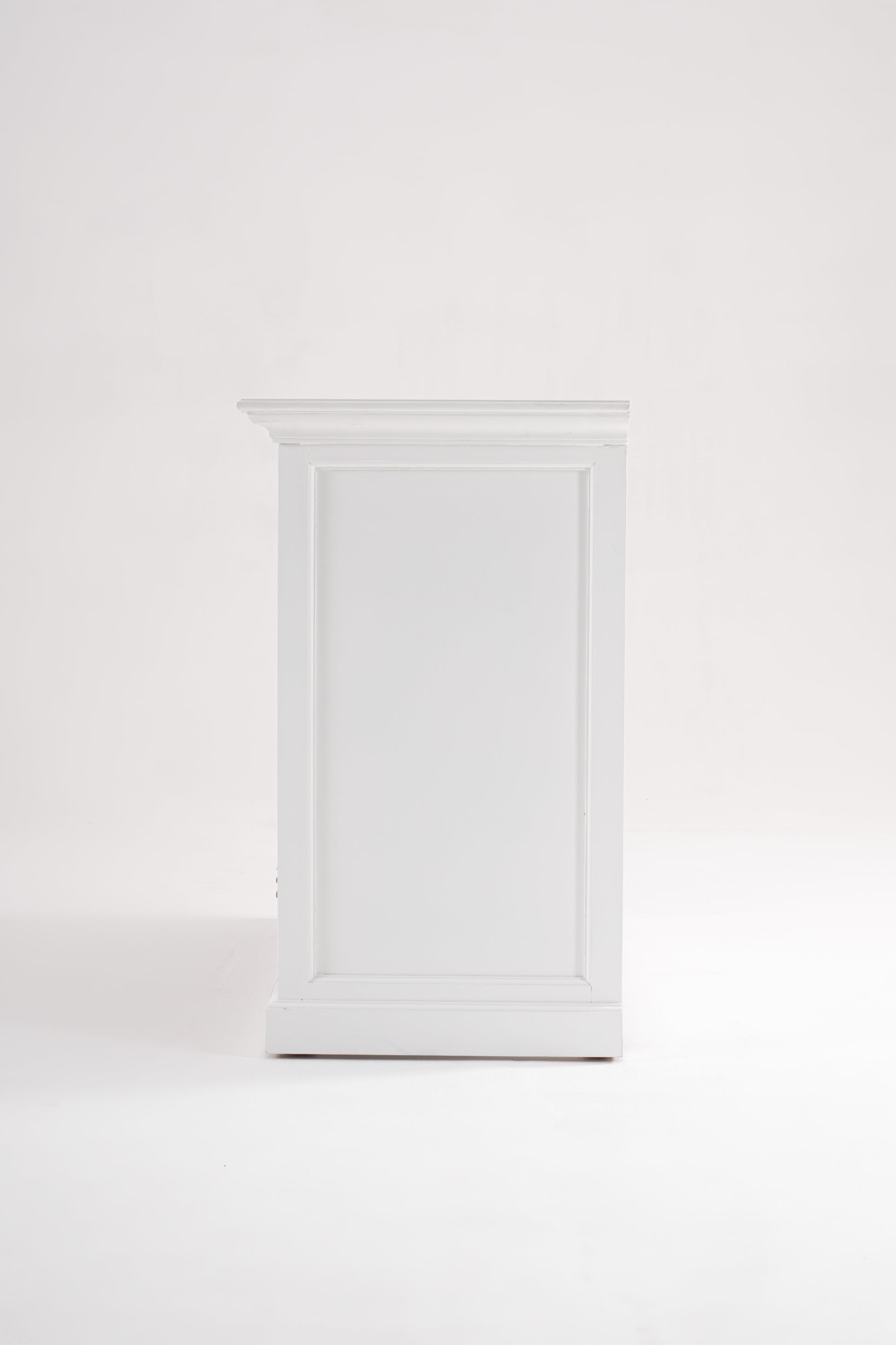 Buffet with 6 Baskets