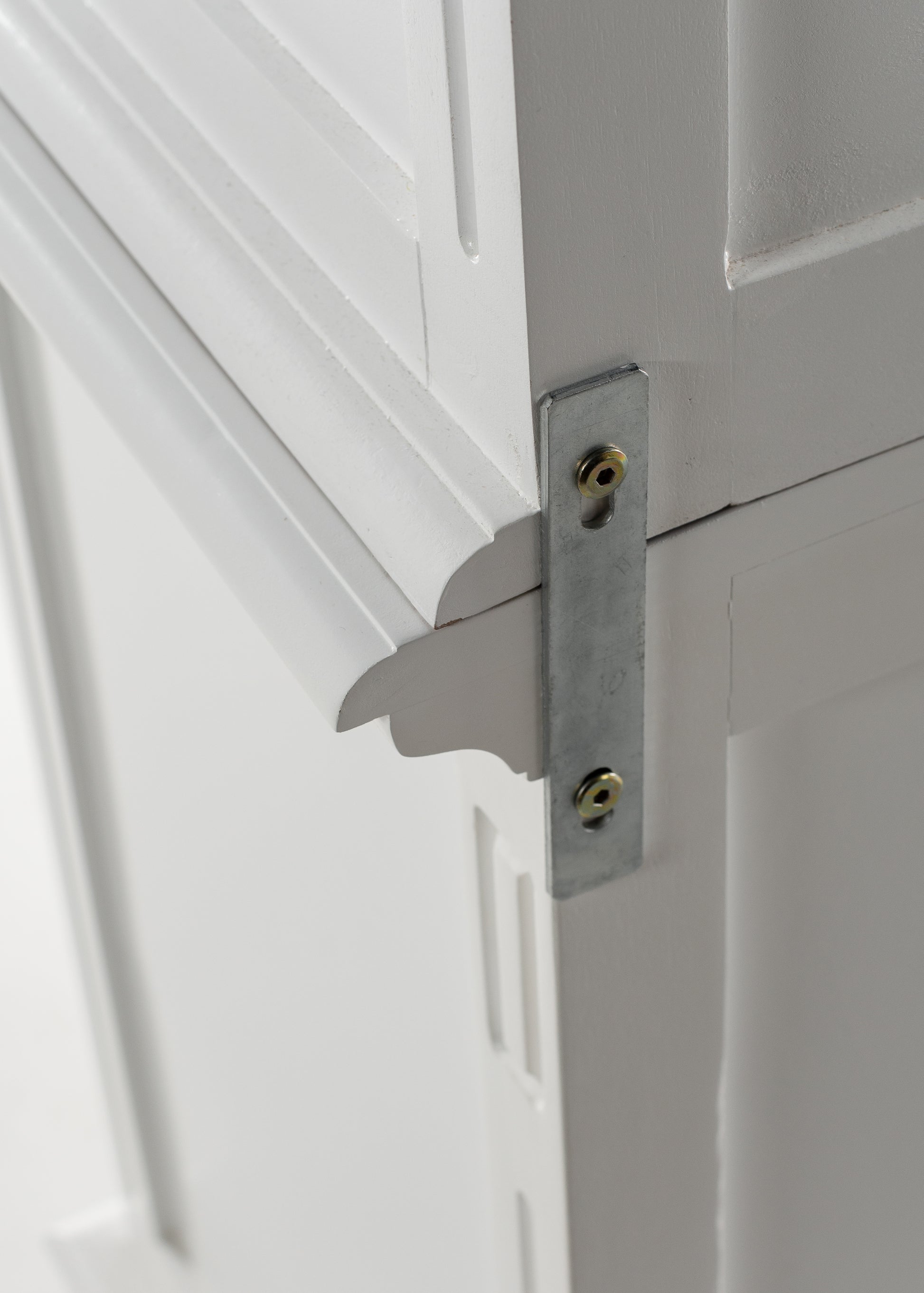 Hutch Cabinet with 5 Doors 3 Drawers